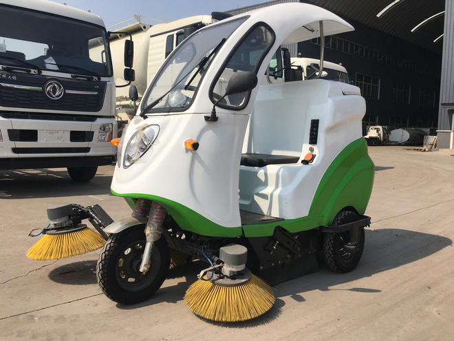 TZ1131DS型純電動(dòng)道路清掃車(chē)